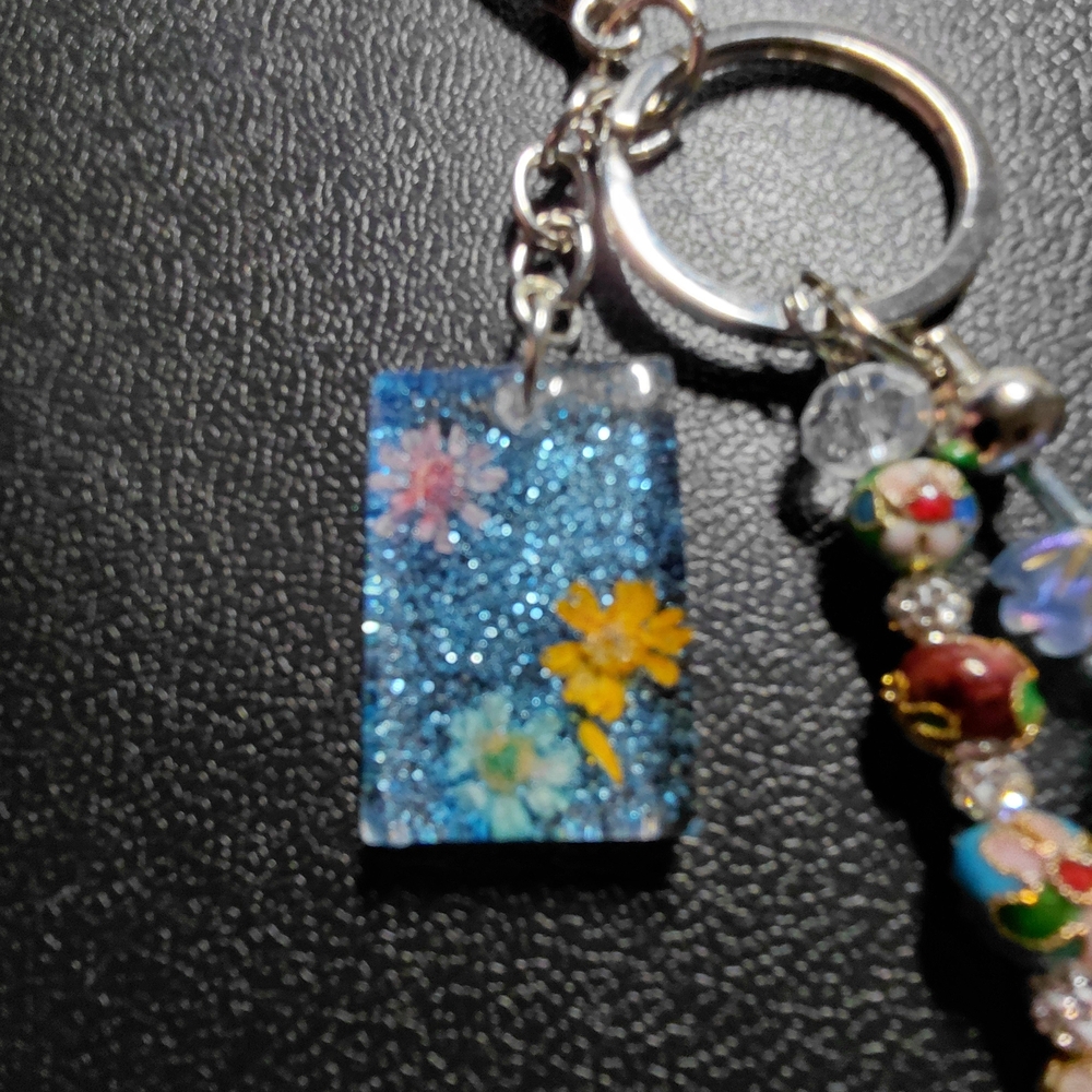 Handmade Floral Resin Keychain with Beaded Charms - Cloisone Beads - Picture 5 of 6
